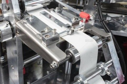Machine de fabrication de tasses en papier entièrement automatique de 2 oz à 16 oz avec technologie ultrasonique à 85 pièces / min